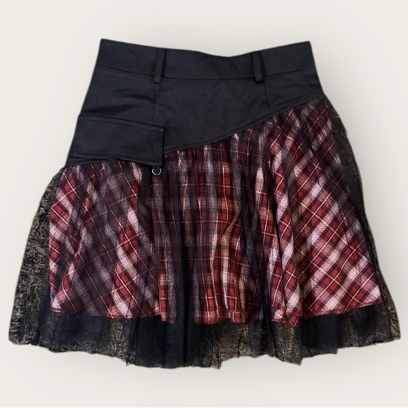 ✨ NWT! Red & Black Plaid Skirt with Black Lace Overlay ✨ - Picture 2 of 7